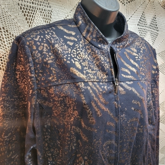 Alfred Dunner size 16 zip up Jacket shacket. Black with gold animal print - Picture 7 of 12